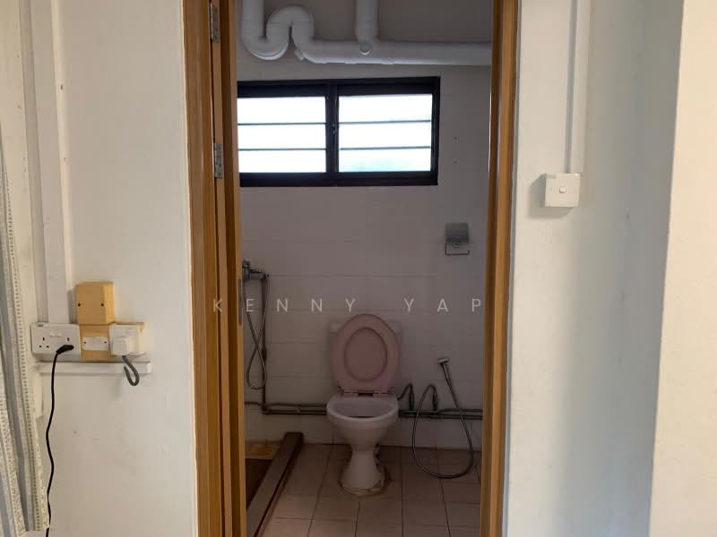 602 Woodlands Drive 42, 602 Woodlands Drive 42, 3 Bedrooms, 1,098 sqft, HDB Flat For Sale, by Kenny Yap, 500171924 - Bathroom - PropertyGuru.com.sg