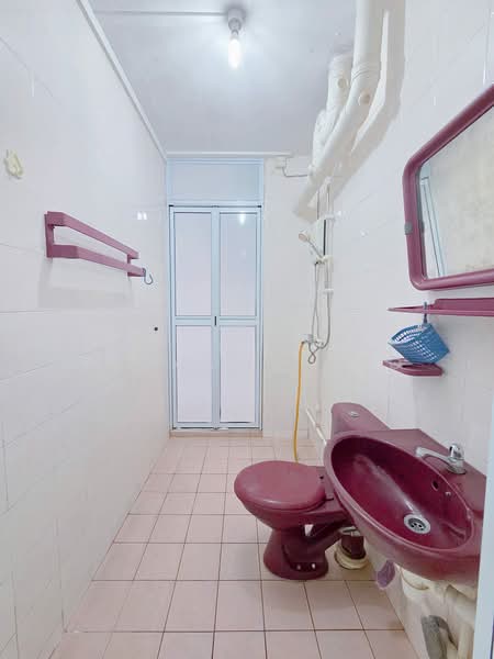 790 Woodlands Avenue 6, 790 Woodlands Avenue 6, 4 Bedrooms, 1,302 sqft, HDB Flat For Sale, by Raymond Neo, 500171927 - Bathroom - PropertyGuru.com.sg