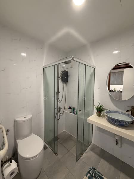 Chestnut Fully Renovated Inter Terrace! Walking Distance to Cashew MRT!, Chestnut Gardens / Cashew Road / Hillview, 5 Bedrooms, 3,200 sqft, Terraced House For Sale, by Joel Koh, 500171931 - Bathroom - PropertyGuru.com.sg