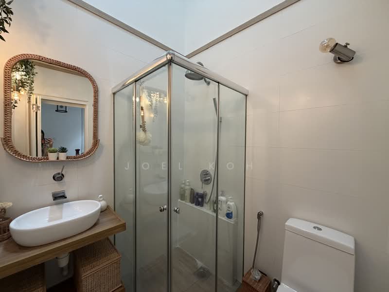 Chestnut Fully Renovated Inter Terrace! Walking Distance to Cashew MRT!, Chestnut Gardens / Cashew Road / Hillview, 5 Bedrooms, 3,200 sqft, Terraced House For Sale, by Joel Koh, 500171931 - Bathroom - PropertyGuru.com.sg