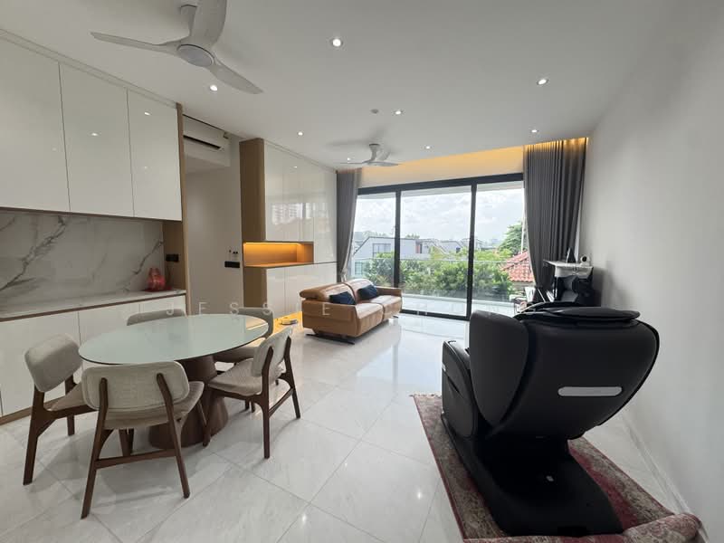 Peak Residence, 333 Thomson Road, 4 Bedrooms, 1,389 sqft, Condominium For Sale, by Jessie Chong, 500171932 - Living Room - PropertyGuru.com.sg