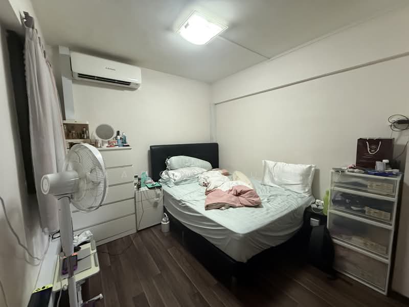 429 Clementi Avenue 3, 429 Clementi Avenue 3, 3 Bedrooms, 980 sqft, HDB Flat For Rent, by Marcus Luah, 500171935 - Bedroom - PropertyGuru.com.sg