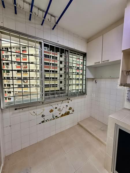 417 Hougang Avenue 8, 417 Hougang Avenue 8, 3 Bedrooms, 1,012 sqft, HDB Flat For Sale, by Eddie Tan, 500171938 - Service Yard - PropertyGuru.com.sg