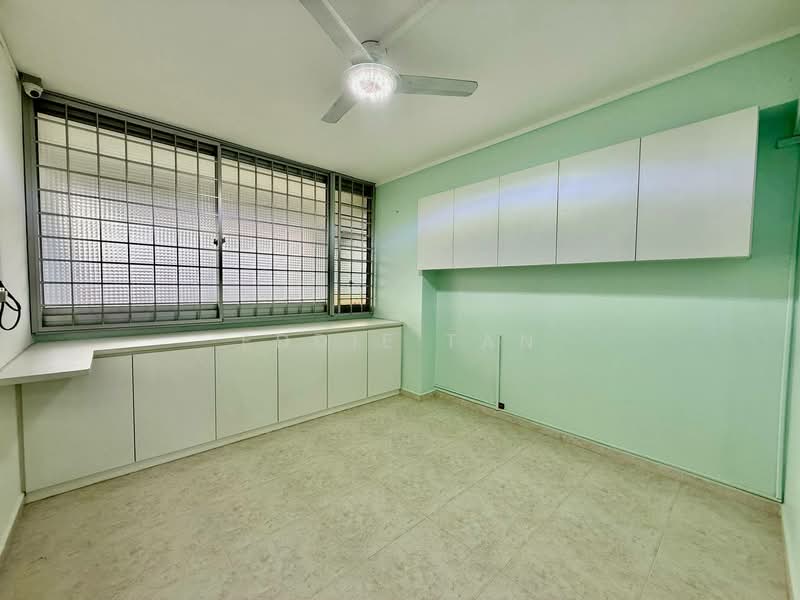 417 Hougang Avenue 8, 417 Hougang Avenue 8, 3 Bedrooms, 1,012 sqft, HDB Flat For Sale, by Eddie Tan, 500171938 - Common Bedroom 2 - PropertyGuru.com.sg