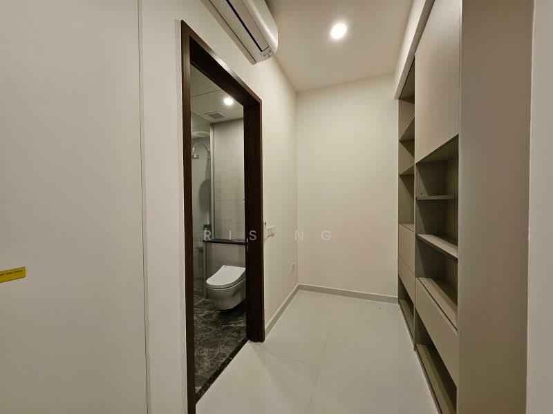 Parksuites, 18 Holland Grove Road, 1 Bedroom, 646 sqft, Condominium For Rent, by Ris Ng, 500171953 - Bathroom - PropertyGuru.com.sg
