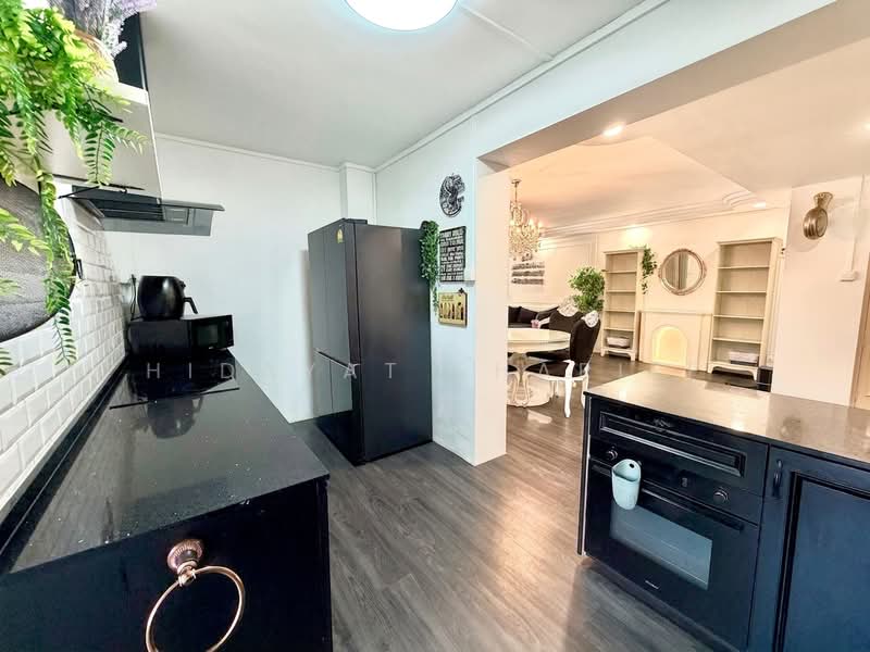 279 Toh Guan Road, 279 Toh Guan Road, 3 Bedrooms, 1,302 sqft, HDB Flat For Sale, by Hidayat Shariff, 500171960 - Kitchen - PropertyGuru.com.sg