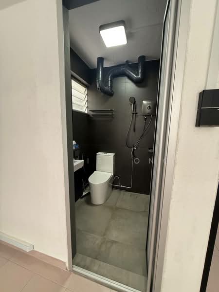123 Mcnair Road, 123 Mcnair Road, Room Rental, 15 sqft, HDB Flat For Rent, by Daniel Ong, 500171963 - Bathroom - PropertyGuru.com.sg