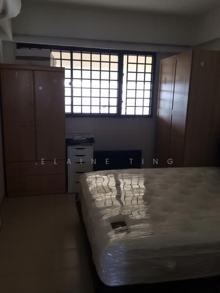 270 Tampines Street 21, 270 Tampines Street 21, 2 Bedrooms, 800 sqft, HDB Flat For Rent, by Elaine Ting, 500171966 - 2nd bedroom - PropertyGuru.com.sg