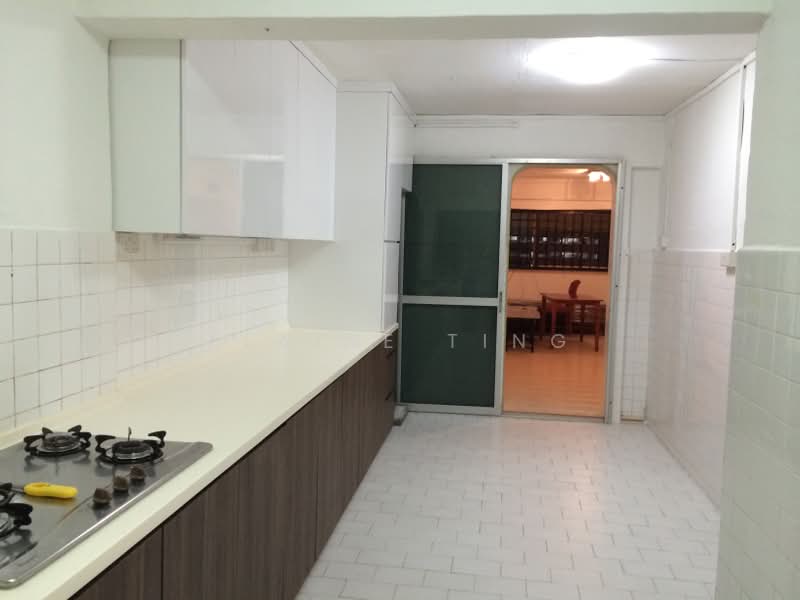 270 Tampines Street 21, 270 Tampines Street 21, 2 Bedrooms, 800 sqft, HDB Flat For Rent, by Elaine Ting, 500171966 - Kitchen - PropertyGuru.com.sg