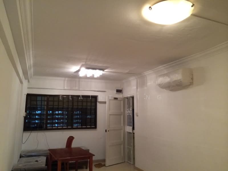 270 Tampines Street 21, 270 Tampines Street 21, 2 Bedrooms, 800 sqft, HDB Flat For Rent, by Elaine Ting, 500171966 - Living Room - PropertyGuru.com.sg