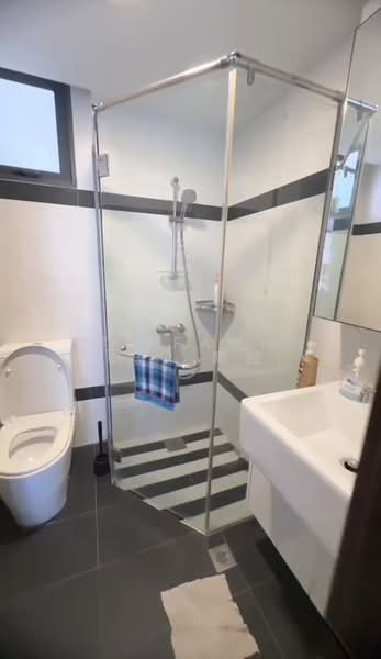Symphony Suites, 1 Yishun Close, Room Rental, 150 sqft, Condominium For Rent, by Tiffany Tao 陶虹, 500171970 - Bathroom - PropertyGuru.com.sg