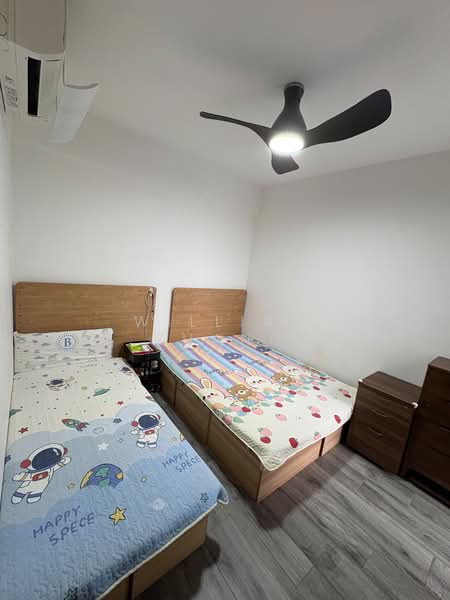 Parc Vista, 458 Corporation Road, 2 Bedrooms, 1,055 sqft, Condominium For Sale, by William Zhang, 500171972 - Bedroom - PropertyGuru.com.sg