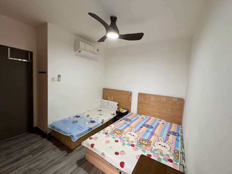 Parc Vista, 458 Corporation Road, 2 Bedrooms, 1,055 sqft, Condominium For Sale, by William Zhang, 500171972 - Bedroom - PropertyGuru.com.sg