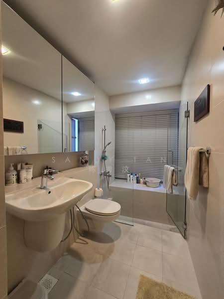 Starville, 68 Lengkong Tiga, 3 Bedrooms, 1,216 sqft, Condominium For Sale, by Sandy Tan 陈秀汶, 500171977 - Bathroom - PropertyGuru.com.sg