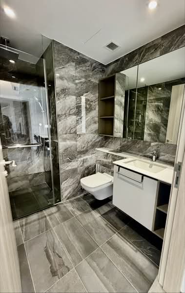 Sengkang Grand Residences, 80 Compassvale Bow, 2 Bedrooms, 624 sqft, Condominium For Rent, by Joelle Ng, 500171982 - Bathroom - PropertyGuru.com.sg