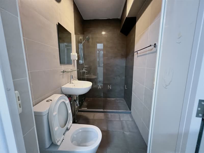 353 Kang Ching Road, 353 Kang Ching Road, 4 Bedrooms, 1,292 sqft, HDB Flat For Sale, by Julian Li, 500171988 - Bathroom - PropertyGuru.com.sg