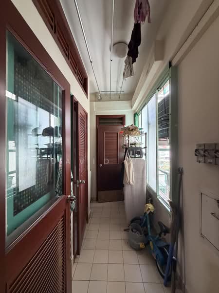 Southaven II, 31 Hindhede Walk, 3 Bedrooms, 1,500 sqft, Condominium For Rent, by David Wee, 500172007 - Corridor - PropertyGuru.com.sg