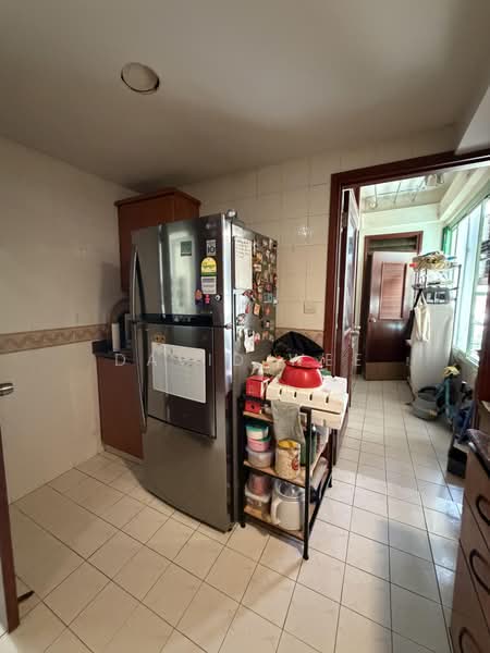 Southaven II, 31 Hindhede Walk, 3 Bedrooms, 1,500 sqft, Condominium For Rent, by David Wee, 500172007 - Kitchen - PropertyGuru.com.sg