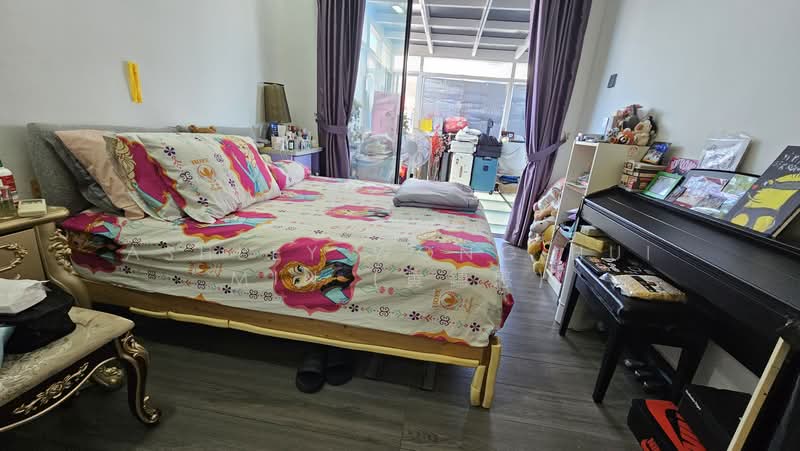 EMINENCE LANDED~ 2 Storeys Terrace @ Daisy Rd/Daisy Ave, , 3 Bedrooms, 2,500 sqft, Terraced House For Sale, by Ashley Wong Hui Min (黄鏸慜), 500172016 - Bedroom - PropertyGuru.com.sg