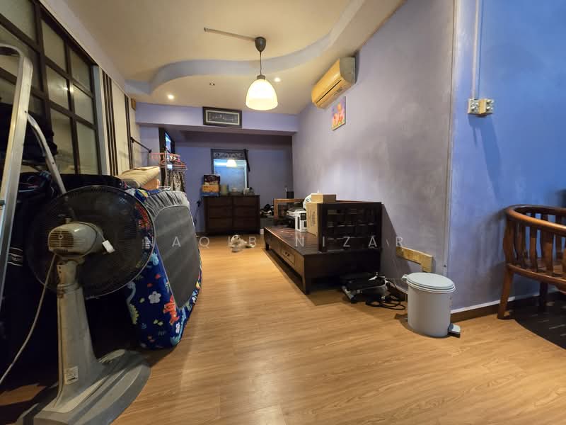 602 Jurong West Street 62, 602 Jurong West Street 62, 3 Bedrooms, 1,238 sqft, HDB Flat For Sale, by Naqib Nizar, 500172018 - Living Room - PropertyGuru.com.sg