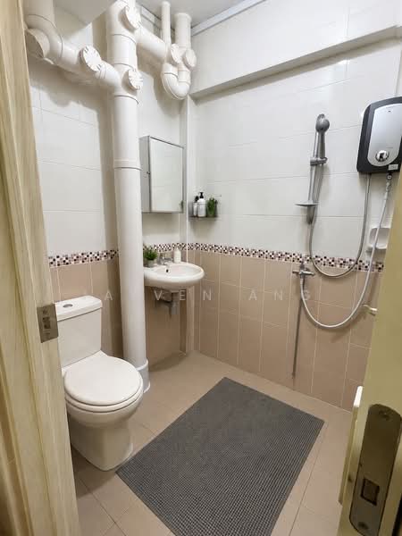 9 Jalan Rumah Tinggi, 9 Jalan Rumah Tinggi, 1 Bedroom, 120 sqft, HDB Flat For Rent, by Jayven Ang, 500172021 - Bathroom - PropertyGuru.com.sg