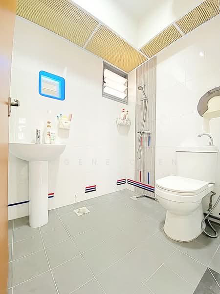 658A Punggol East, 658A Punggol East, 2 Bedrooms, 732 sqft, HDB Flat For Sale, by Eugene Chen, 500172028 - Bathroom - PropertyGuru.com.sg