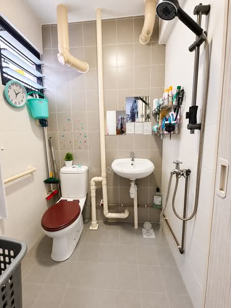 226 Bukit Batok Central, 226 Bukit Batok Central, 2 Bedrooms, 721 sqft, HDB Flat For Sale, by Baqi J, 500172029 - Bathroom - PropertyGuru.com.sg