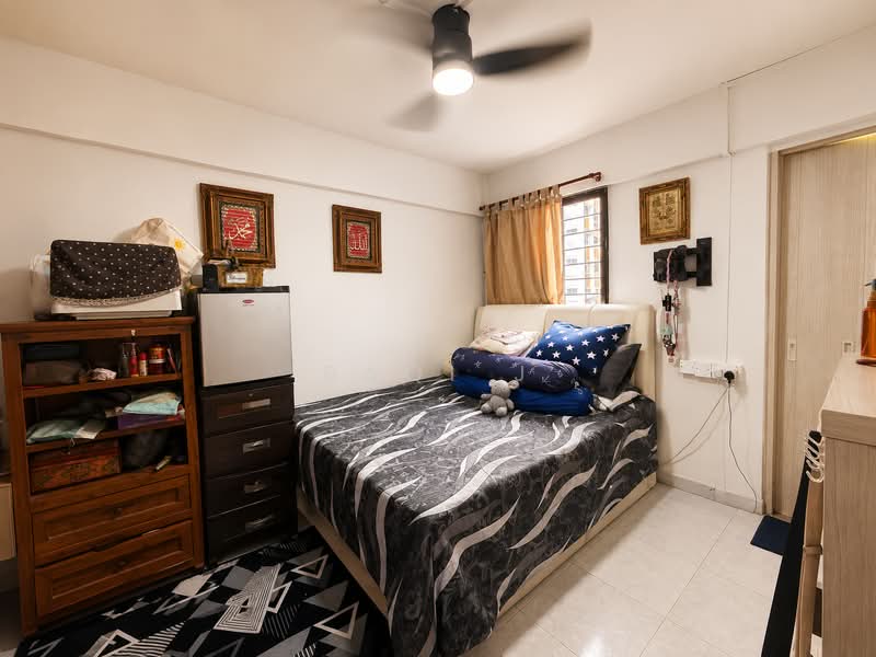 226 Bukit Batok Central, 226 Bukit Batok Central, 2 Bedrooms, 721 sqft, HDB Flat For Sale, by Baqi J, 500172029 - Main Bedroom - PropertyGuru.com.sg