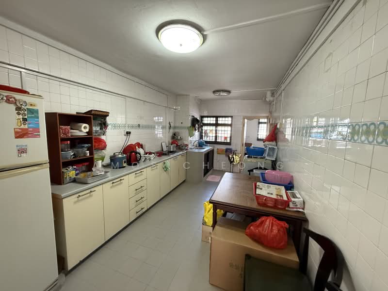 33 Bedok South Avenue 2, 33 Bedok South Avenue 2, 3 Bedrooms, 786 sqft, HDB Flat For Sale, by Amos Cheong, 500172031 - Kitchen - PropertyGuru.com.sg
