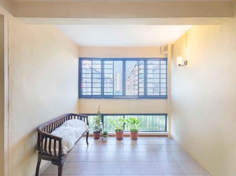 516 Bedok North Avenue 2, 516 Bedok North Avenue 2, 3 Bedrooms, 1,280 sqft, HDB Flat For Sale, by Zee Koh, 500172042 - Corridor - PropertyGuru.com.sg