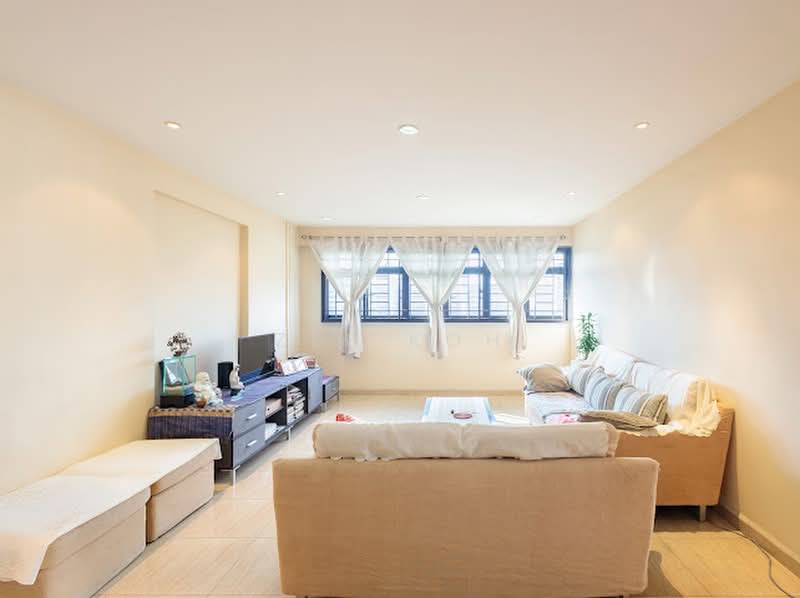 516 Bedok North Avenue 2, 516 Bedok North Avenue 2, 3 Bedrooms, 1,280 sqft, HDB Flat For Sale, by Zee Koh, 500172042 - Living Room - PropertyGuru.com.sg