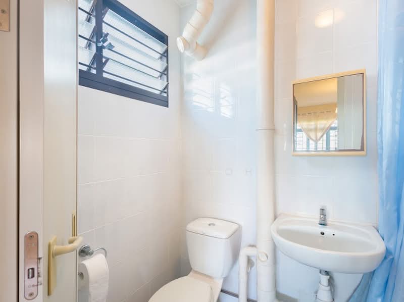 516 Bedok North Avenue 2, 516 Bedok North Avenue 2, 3 Bedrooms, 1,280 sqft, HDB Flat For Sale, by Zee Koh, 500172042 - Bathroom - PropertyGuru.com.sg