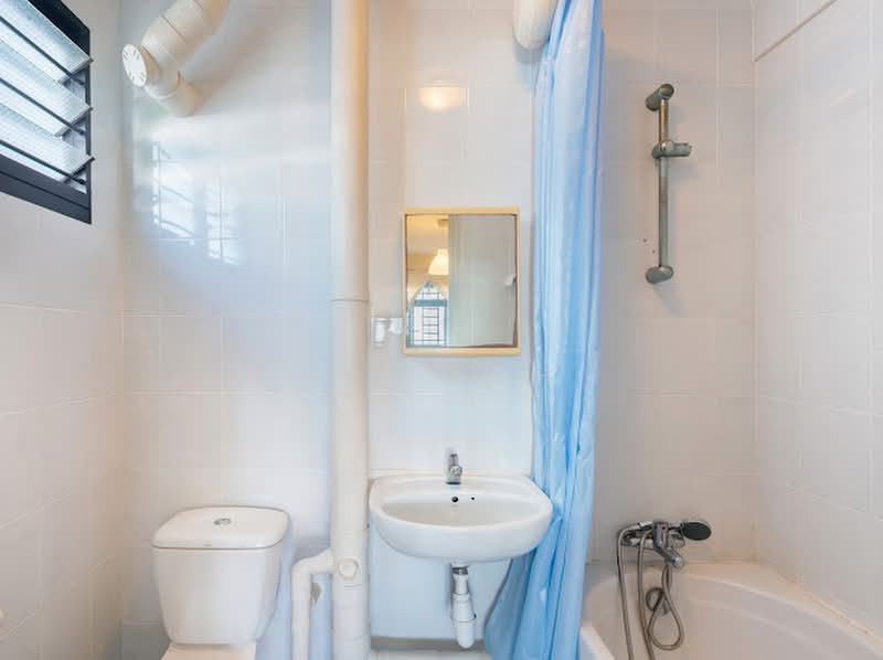 516 Bedok North Avenue 2, 516 Bedok North Avenue 2, 3 Bedrooms, 1,280 sqft, HDB Flat For Sale, by Zee Koh, 500172042 - Bathroom - PropertyGuru.com.sg