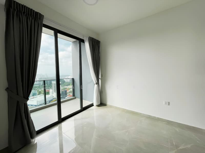 Stirling Residences, 21 Stirling Road, 2 Bedrooms, 506 sqft, Condominium For Sale, by Geraldine Koh, 500172043 - Balcony - PropertyGuru.com.sg