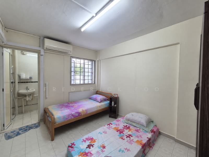 22 Haig Road, 22 Haig Road, 2 Bedrooms, 732 sqft, HDB Flat For Sale, by Frederick Foo, 500172046 - Master Bedroom - PropertyGuru.com.sg