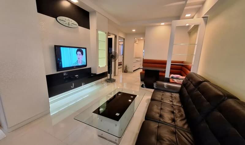 420 Tampines Street 41, 420 Tampines Street 41, Room Rental, 160 sqft, HDB Flat For Rent, by Jessie Lee, 500172055 - Living Room - PropertyGuru.com.sg
