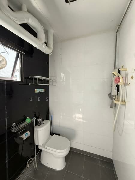 420 Tampines Street 41, 420 Tampines Street 41, Room Rental, 160 sqft, HDB Flat For Rent, by Jessie Lee, 500172055 - Bathroom - PropertyGuru.com.sg