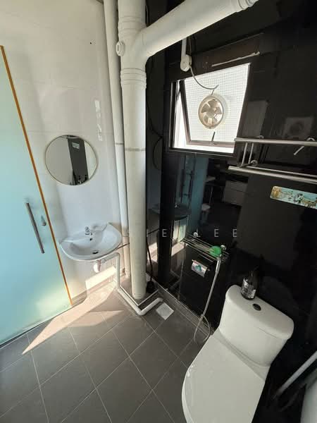 420 Tampines Street 41, 420 Tampines Street 41, Room Rental, 160 sqft, HDB Flat For Rent, by Jessie Lee, 500172055 - Bathroom - PropertyGuru.com.sg