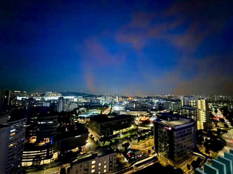 J Gateway, 2 Gateway Drive, 1 Bedroom, 474 sqft, Condominium For Rent, by Chris Tan, 500172056 - View - PropertyGuru.com.sg