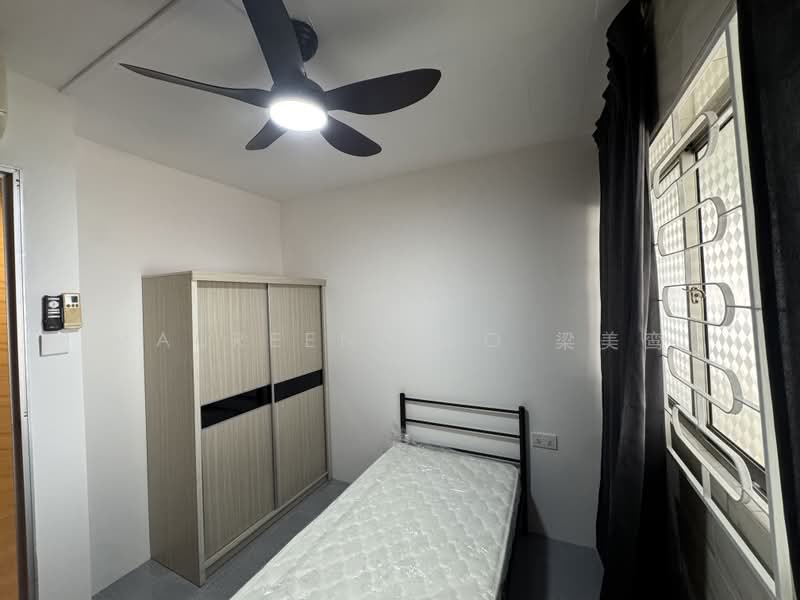 932 Tampines Street 91, 932 Tampines Street 91, Room Rental, 200 sqft, HDB Flat For Rent, by Maureen Neo 梁美鸾, 500172059 - Bedroom - PropertyGuru.com.sg