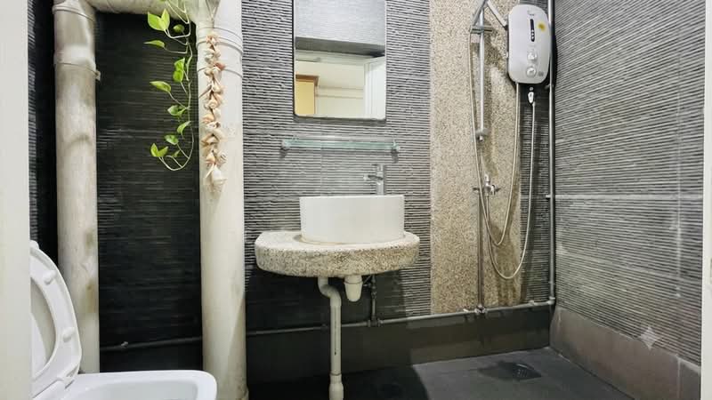 275B Jurong West Street 25, 275B Jurong West Street 25, 3 Bedrooms, 969 sqft, HDB Flat For Rent, by Jeslyn Ng, 500172061 - Bathroom - PropertyGuru.com.sg