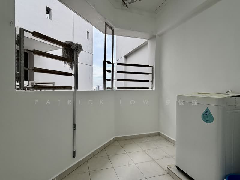 587 Woodlands Drive 16, 587 Woodlands Drive 16, 3 Bedrooms, 1,410 sqft, HDB Flat For Rent, by Patrick Low 罗俊强, 500172063 - Balcony - PropertyGuru.com.sg