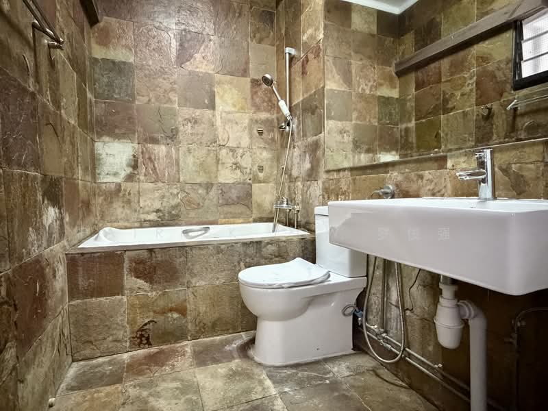 587 Woodlands Drive 16, 587 Woodlands Drive 16, 3 Bedrooms, 1,410 sqft, HDB Flat For Rent, by Patrick Low 罗俊强, 500172063 - Bathroom - PropertyGuru.com.sg