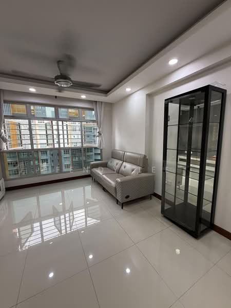 217C Compassvale Drive, 217C Compassvale Drive, 3 Bedrooms, 990 sqft, HDB Flat For Rent, by Fendy Lee, 500172066 - Living Room - PropertyGuru.com.sg