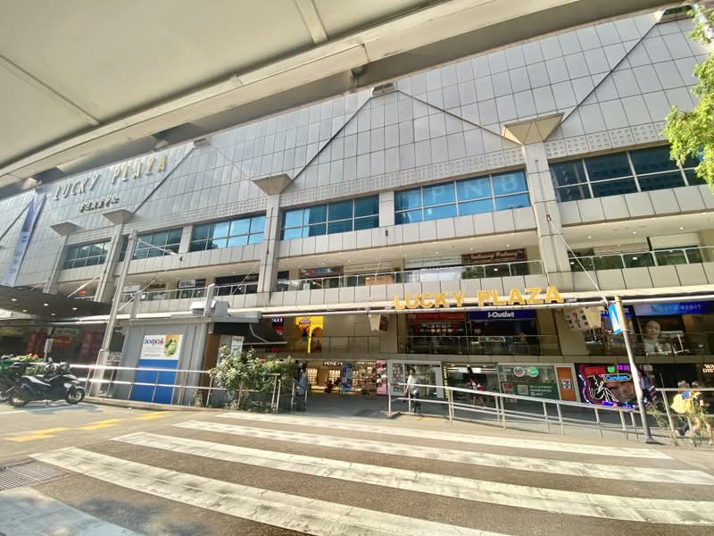 Lucky Plaza, 304 Orchard Road, 316 sqft, Mall Shop For Rent, by Viveen Leo, 500172067 - Exterior - CommercialGuru.com.sg