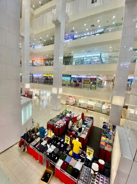Lucky Plaza, 304 Orchard Road, 316 sqft, Mall Shop For Rent, by Viveen Leo, 500172067 - Interior - CommercialGuru.com.sg
