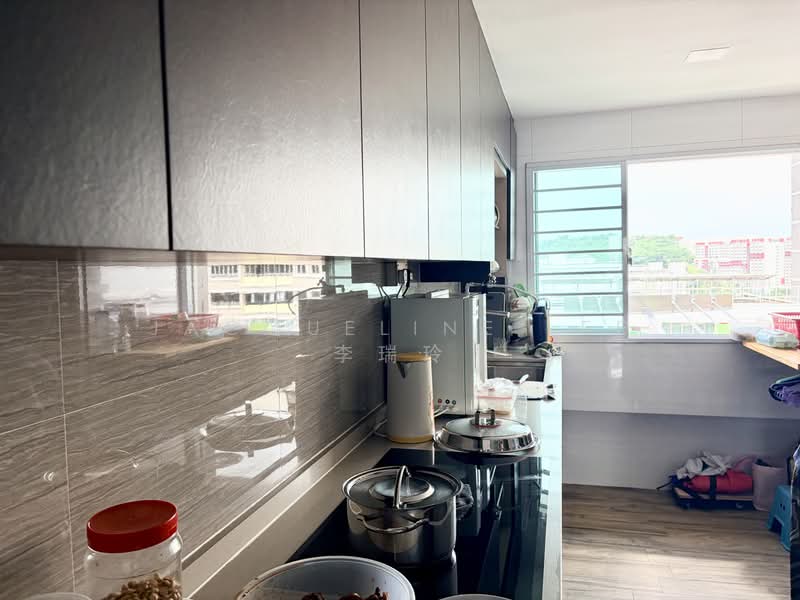 403 Bukit Batok West Avenue 7, 403 Bukit Batok West Avenue 7, 4 Bedrooms, 1,539 sqft, HDB Flat For Rent, by Jacqueline Lee 李瑞玲, 500172074 - Kitchen - PropertyGuru.com.sg