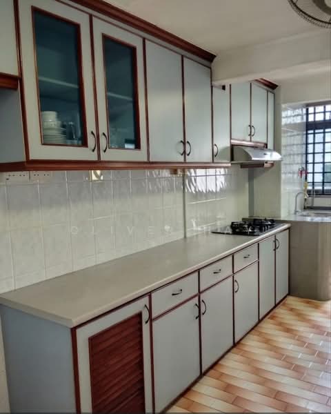 128 Lorong 1 Toa Payoh, 128 Lorong 1 Toa Payoh, 2 Bedrooms, 721 sqft, HDB Flat For Sale, by Oliver Hay, 500172080 - Kitchen - PropertyGuru.com.sg