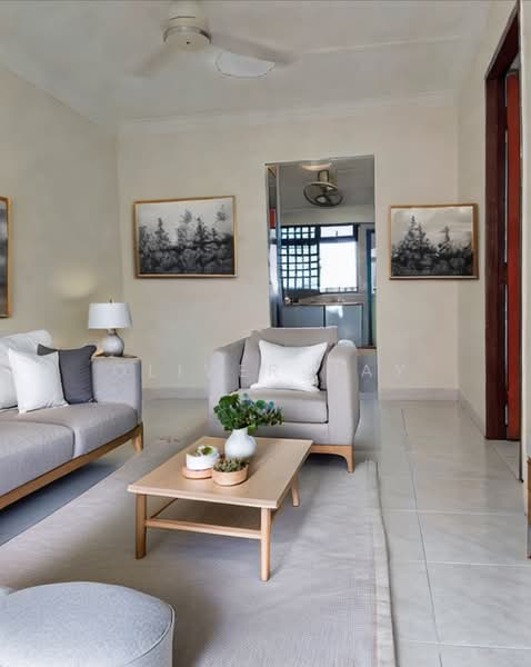 128 Lorong 1 Toa Payoh, 128 Lorong 1 Toa Payoh, Balestier / Toa Payoh, 2 Bedrooms, 721 sqft, HDB Flat For Sale, by Oliver Hay, 500172080 - Living Room - PropertyGuru.com.sg