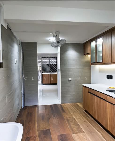 128 Lorong 1 Toa Payoh, 128 Lorong 1 Toa Payoh, Balestier / Toa Payoh, 2 Bedrooms, 721 sqft, HDB Flat For Sale, by Oliver Hay, 500172080 - Kitchen - PropertyGuru.com.sg